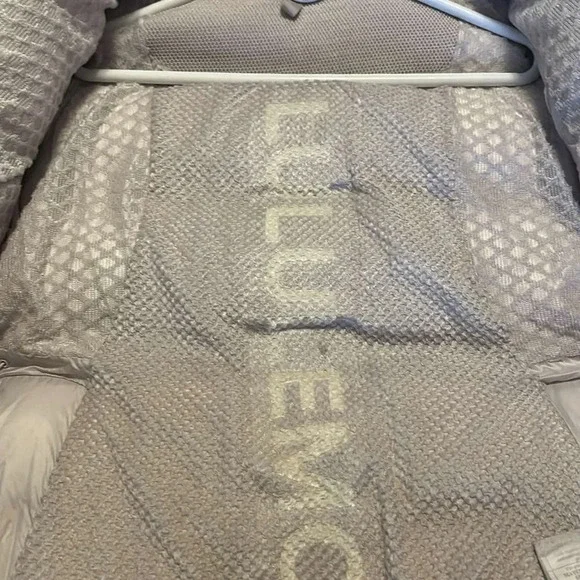 Lululemon Wunder Under Puffer Jacket Size 8 - Picture 8 of 13